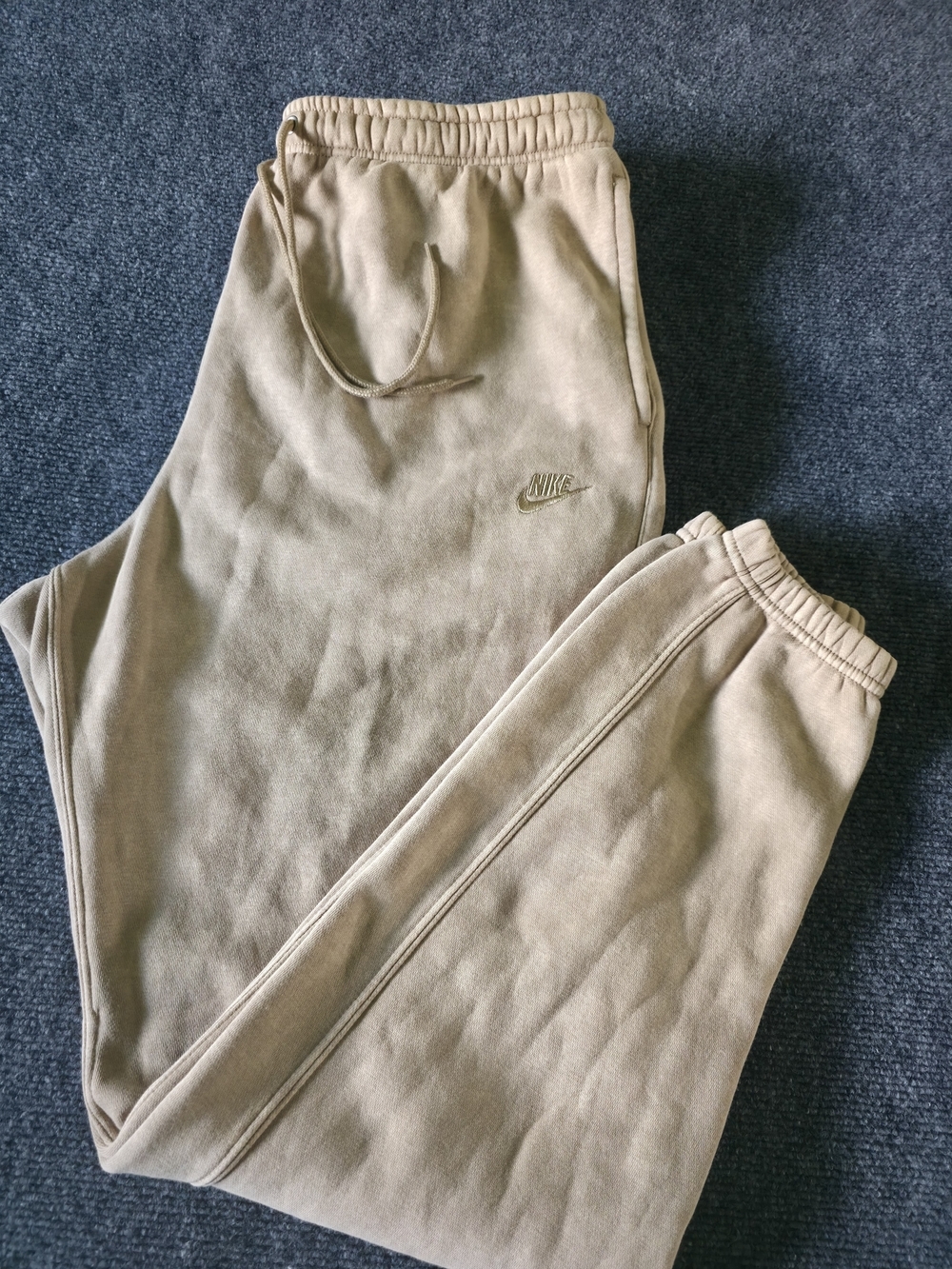 Nike Fleece Joggers Mens Large Beige Tan Sweatpants Swoosh Logo IQ1218-297